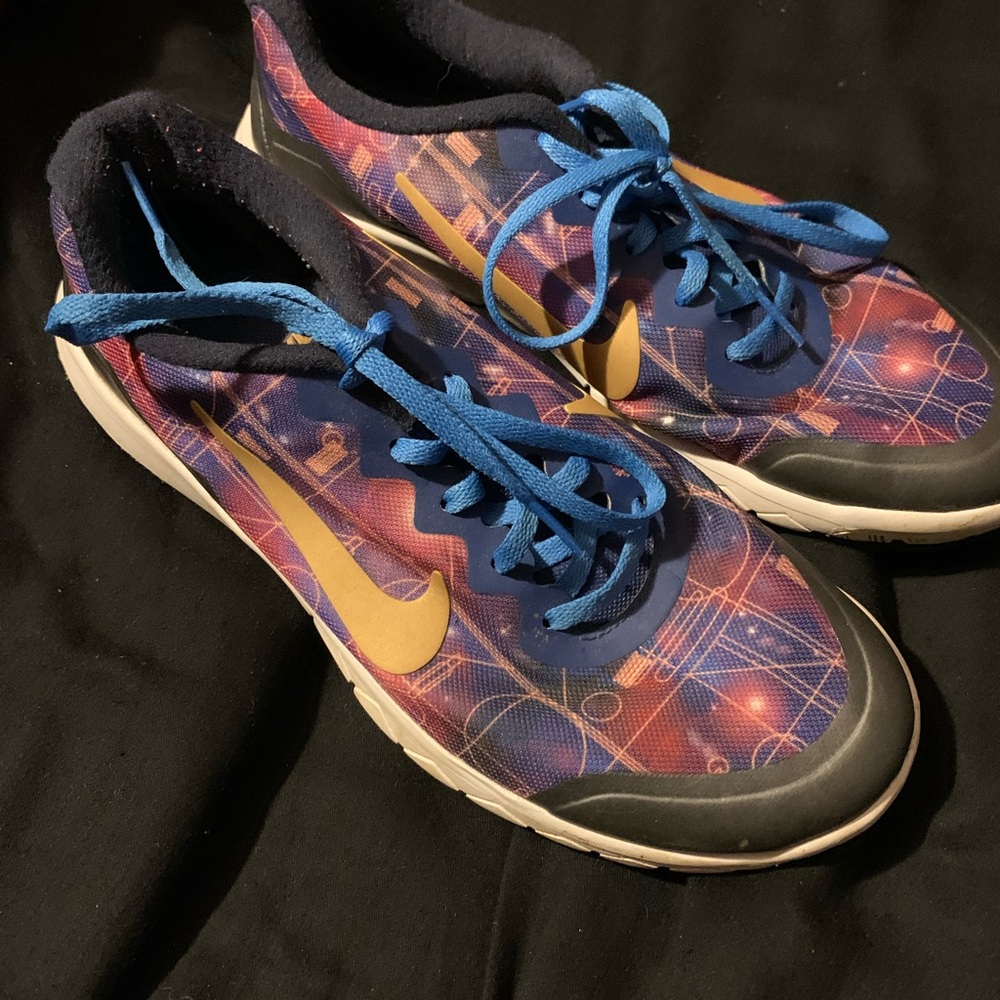 lightly worn nike flex experience 4 print womens